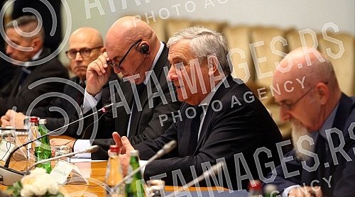 Aleksandar Vucic, met with the Italian Ministers Antonio and Guido Crosetto.
Aleksandar Vucic sastao se sa italijanskim ministrima Antonijom Tajanijem i Gvidom Krozetoom. Aleksandar Vucic, met with the Italian Ministers Antonio and Guido Crosetto.
Aleksandar Vucic sastao se sa italijanskim ministrima Antonijom Tajanijem i Gvidom Krozetoom.