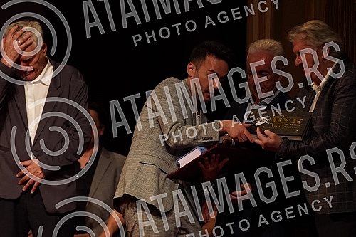 The ceremonial presentation of the 51st Golden Beocug Award and the Charter was held on the Grand Stage of the National Theater.Svecano urucenje 51. nagrade Zlatni Beocug i Povelje odrzano je  na Velikoj sceni Narodnog pozorista.