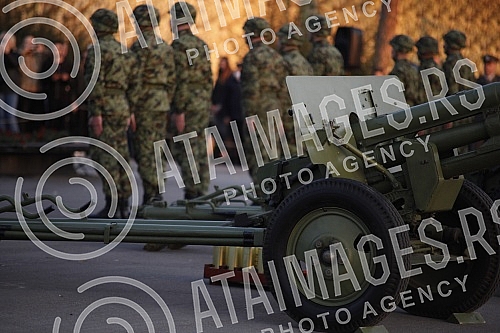 Honorary units of the Serbian Army Guard from the Sava Terrace of the Belgrade Fortress fired honorary artillery fire in honor of the Day of Reconciliation in the First World War - a national holiday in the Republic of Serbia. Pocasne jedinice Gard