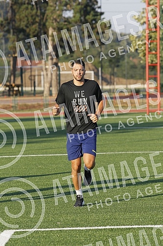 The handball players of Crvena zvezda Grundfos are preparing in Ub, where in the coming days they will play a friendly match against the hosts Ub.Rukometasi Crvene zvezde Grundfos su na pripremama u Ubu, gde ce u narednim danima odigrati jednu prij