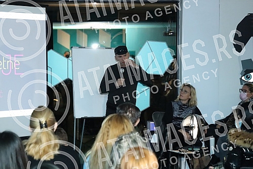 Well-known and award-winning children's book writer Uros Petrovic, one of the best IQ X solvers in the world, former president of Mensa and the Museum of Illusions, hosted a creative interactive evening.Poznati i nagradjivani pisac knjiga za decu -