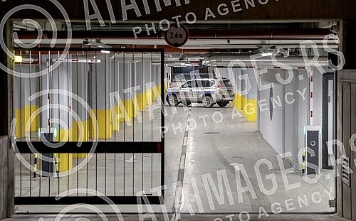 A police vehicle arrives to pick up acting teacher Miroslav Mika Aleksic, who is leaving the Higher public prosecutor's office, where he was questioned and on that occasion denied the accusations that he was a student at his school. Policijsko vozi