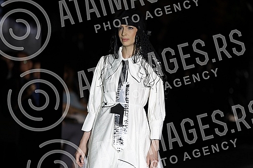 On the occasion of marking thirty years of MS Click, she paid tribute to one of the most important domestic fashion designers to the recently deceased, legendary fashion designer Aleksandar Joksimovic with a fashion show on the plateau in front of th