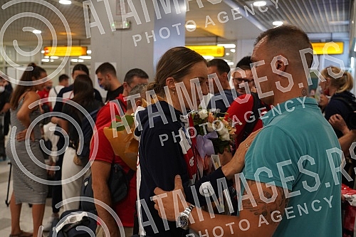 The women's volleyball national team of Serbia, which won a bronze medal at the Games in Tokyo, arrived in Belgrade, and on that occasion a press conference was held at the Nikola Tesla Airport.Zenska odbojkaska reprezentacija Srbije, koja je na Ig