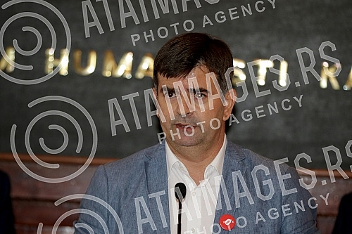 For the tenth time, the US Embassy in Serbia, in cooperation with the  Red Cross of Serbia, marked the anniversary of the tragic attacks on New York and Washington by organizing an action of voluntary blood donation.Ambasada SAD u Srbiji je po deset