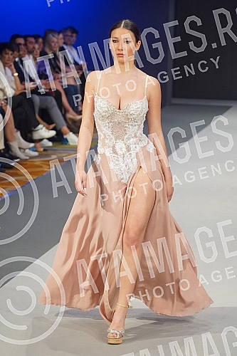 Zvonko Markovic fashion show powered by ASUS was held as part of the 34th Zepter Fashion Selection at the Hyatt Hotel.U sklopu 34. Zepter Fashion Selectiona u hotelu Hyatt odrzana je modna revija Zvonko Markovic powered by ASUS.