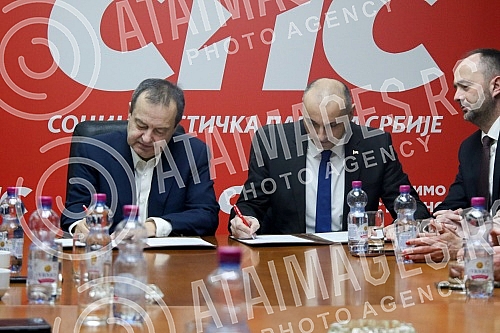 The delegation of the Socialist Party of Serbia led by the President of the Socialist Party of Serbia Ivica Dacic signed an agreement on understanding, exchange of experiences and cooperation with the delegation of the People's Party of Srpska led by