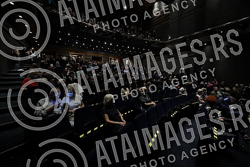 The double, 54th and 55th editions of Bitef, were officially opened tonight at the Yugoslav Drama Theater.Dvostruko, 54. i 55. izdanje Bitefa, svecano je otvoreno veceras u u Jugoslovenskom dramskom pozoristu