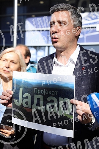 President of the Serbian movement Dveri Bosko Obradovic and environmental activist prof. Dr. Dusko Kuzovic, held a press conference in front of the building of the Radio Television of Serbia, with the topic: 