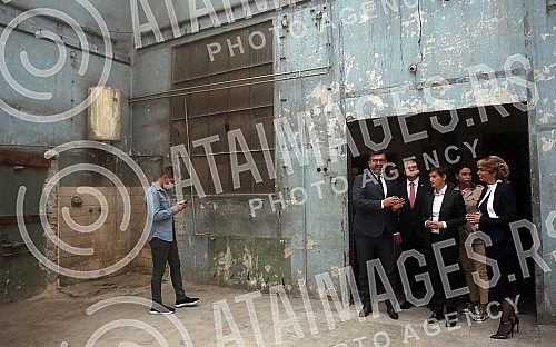 The Prime Minister of the Republic of Serbia, Ana Brnabic, attended the signing of the Memorandum of Cooperation on the development of a dual model of studies in higher education in the building of the Aviation Academy. Predsednica Vlade Republike 