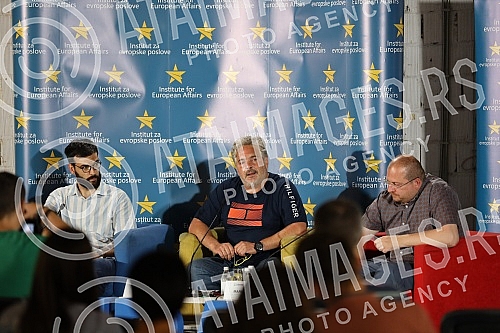 The Institute for European Affairs, with the support of the Balkan Trust for Democracy and USAID, organized a public debate focusing on the human rights of Serbian citizens during the current pandemic crisis.Institut za evropske poslove organizovao