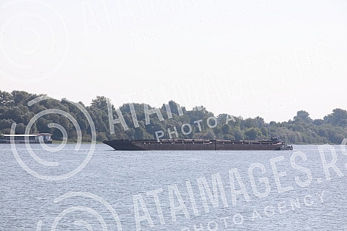 Low water level on the Danube River.Nizak vodostaj na reci Dunav.