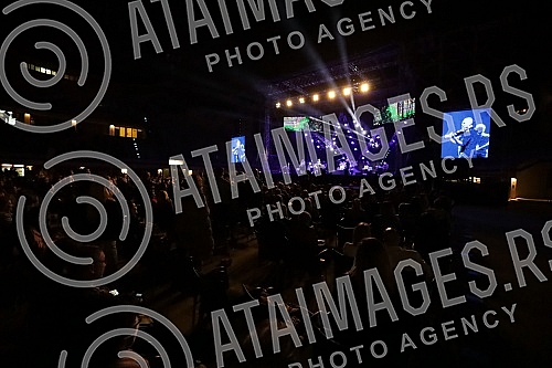 Massimo Savic performed for the first time on the cult scene of Tasmajdan.Massimo Savic je prvi put nastupio na kultnoj sceni Tasmajdana.