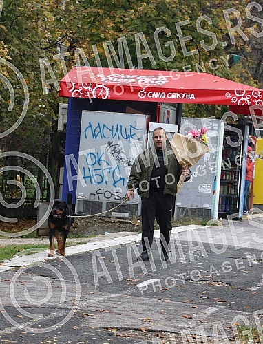 President of the Serbian right Misa Vacic on a walk with his pet Rottweiler Atila.
Predsednik Srpske desnice Misa Vacic u setnji sa ljubimcem rotvajlerom Atilom. President of the Serbian right Misa Vacic on a walk with his pet Rottweiler Atila.
Predsednik Srpske desnice Misa Vacic u setnji sa ljubimcem rotvajlerom Atilom.