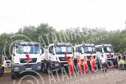 At the location of Garevac, near Modrica, a ceremony was held on the occasion of the beginning of the construction of the Vukosavlje - Brcko highway project.Na lokaciji Garevac, kod Modrice odrÅ¾ana je svecanost povodom pocetka realizacije projekta