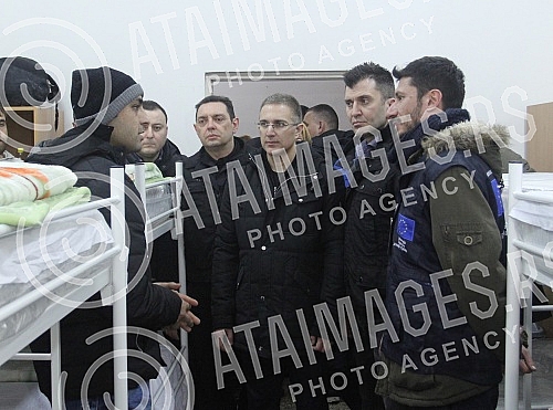 Aleksandar Vulin - Labor Minister, Nebojsa Stefanovic - Interior Minister Zoran Djordjevic - Defence Minister Miroslav Cuckovic - Obrenovac Mayor visited the temporary reception center for migrants.Aleksandar Vulin - ministar za rad, Nebojsa Stefano