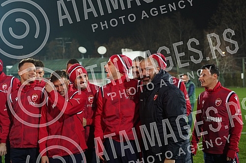 Delije, Red Star FC fans, organized a reception for the football players who achieved a historic success with a draw against Braga (1: 1) on Thursday night - a direct placement in the eighth finals of the Europa League, which is the biggest result of