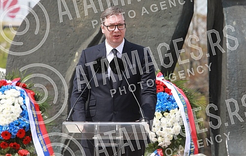 A state ceremony dedicated to the National Day of Remembrance of the Republic of Serbia for the victims of the Holocaust, genocide and other victims of fascism was held on the Coast of Jasenovac Victims.Drzavna ceremonija posvecena obelezavanju nac