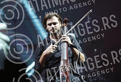 Concert of 2 Cellos held on Kalemegdan.Koncert 2 Cellos na Kalemegdanu.