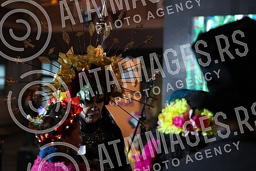 The Embassy of Mexico in Serbia and the Cervantes Institute in Belgrade mark the famous Mexican holiday Day of the Dead with a big celebration and presentation of the traditional altar of the dead.Ambasada Meksika u Srbiji i Institut Servantes u Be