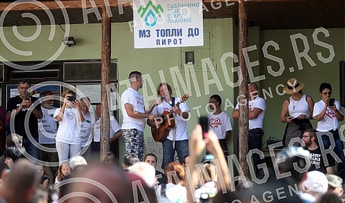 Protest in the village of Topli Do near Pirot against the construction of mini hydropower plants.Protest u selu Topli Do kod Pirota protiv izgradnje mini hidroelektrana.