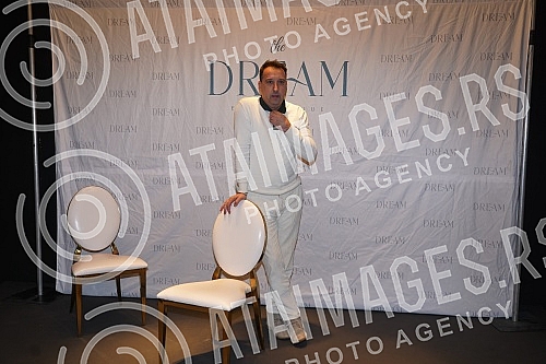 Hajrudin Hari Varesanovic - Hari Mata Hari announced at a press conference at The Dream event center a concert to be held on Saturday, December 11th.Hajrudin Hari Varesanovic -  Hari Mata Hari je na konferenciji za medije u event centru The Dream n