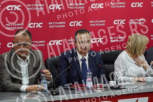 The ceremonial meeting of the Main Board of the Socialist Party of Serbia on the occasion of marking 32 years since the founding of the party was held at the party's headquarters, and SPS President Ivica Dacic addressed it.Svecana sednica Glavnog o