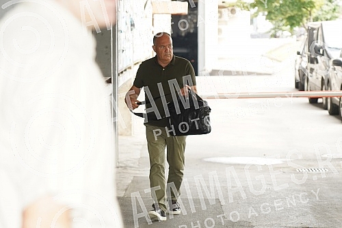 The arrival of members of the Serbian Progressive Party to the session of the Presidency, where a decision will be made on the SNS candidate for the President of the National Assembly.Dolazak clanova Srpske napredne stranke na sednicu Predsednistva