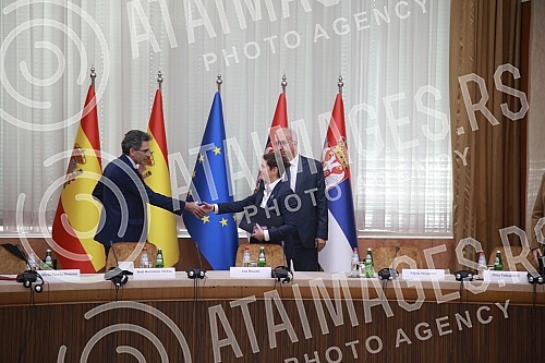 The Prime Minister of Serbia Ana Brnabic participated in the second business forum Serbia-Spain, which was organized by the Chamber of Commerce of Serbia and the Chamber of Commerce of Spain.Predsednica Vlade Srbije Ana Brnabic ucestvovala je na dr