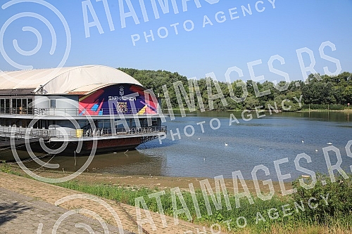 Low water level on the Danube River.Nizak vodostaj na reci Dunav.