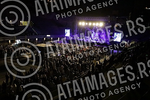 Massimo Savic performed for the first time on the cult scene of Tasmajdan.
Massimo Savic je prvi put nastupio na kultnoj sceni Tasmajdana. Massimo Savic performed for the first time on the cult scene of Tasmajdan.
Massimo Savic je prvi put nastupio na kultnoj sceni Tasmajdana.