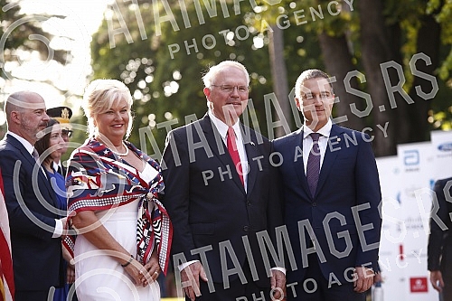 US Ambassador to Serbia Christopher Hill hosted a reception to celebrate the national holiday of the United States, Independence Day.Ambasador SAD u Srbiji Kristofer Hil priredio je prijem povodom proslave nacionalnog praznika Sjedinjenih Americkih