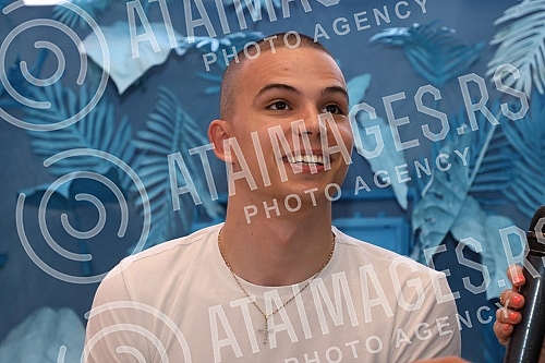 Voyage in WTF Open Air radio in TC Gallery - socializing with fans.Voyage u WTF Open Air radiju u TC Galerija - druzenje sa fanovima.