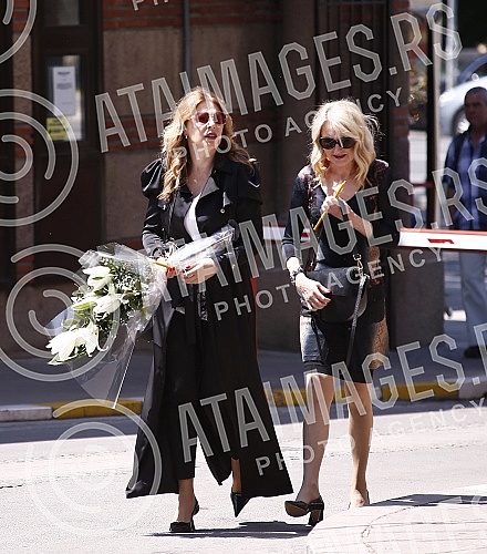 Veselin Vesa Simonovic, director and editor-in-chief of the Nova.rs portal, will be buried in the Alley of Merited Citizens at the New Cemetery in Belgrade, the family received condolences at 1:30 p.m., and the funeral service began at 2 p.m.Veseli