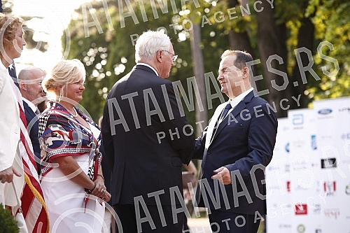 US Ambassador to Serbia Christopher Hill hosted a reception to celebrate the national holiday of the United States, Independence Day.Ambasador SAD u Srbiji Kristofer Hil priredio je prijem povodom proslave nacionalnog praznika Sjedinjenih Americkih