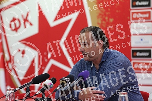Extraordinary press conference Miodrag Bozovic - Count the occasion by resigning as coach of FC Red Star.Vanredne pres konferencija Miodraga Bozovica - Grof povodom podnosenja ostavke na mesto trenera Fudbalskog kluba Crvena zvezda.