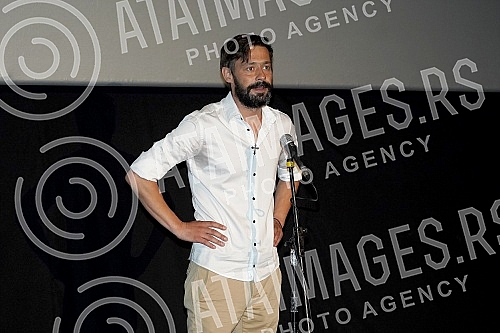 The premiere of the song and the screening of the video 