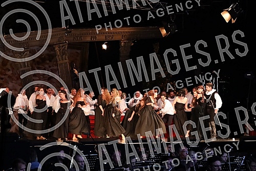 The project Opera on the water on the plateau behind the Geozavod was realized for the fourth time in the capital of Serbia, and the program included an all-evening performance of the opera Rigoletto, in which the main title role was played by the fa