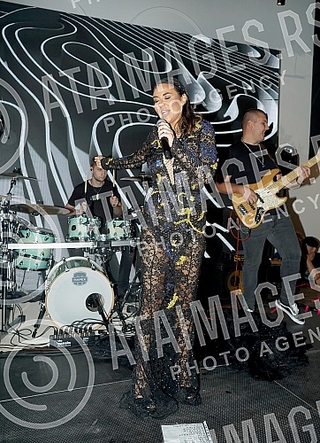 Performance of Ana Nikolic at the opening of the event center The Dream.Nastup Ane Nikolic na otvaranje event centra The Dream.