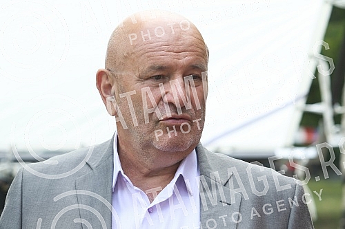 Journalists attended the filming of the new domestic thriller series Journalists attended the filming of the new domestic thriller series