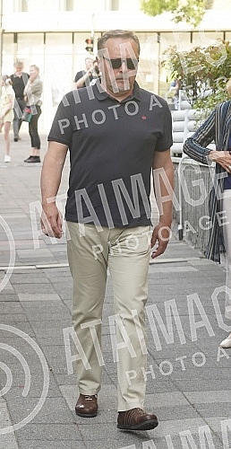 Promotion of the book by Zarko Lausevic Padre, idiot! was held at the Student Cultural Center.Promocija knjige Zarka Lausevica Padre, idiote! odrzana je u Studentskom kulturnom centru. 