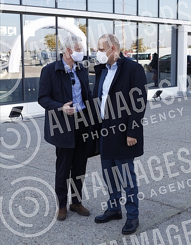 The Minister of Health in the Government of the Republic of Serbia, Dr. Zlatibor Loncar, attended the ceremony on the occasion of the opening of the new special gas filling station and laboratory of the company Messer Tehogas.Ministar zdravlja u Vl