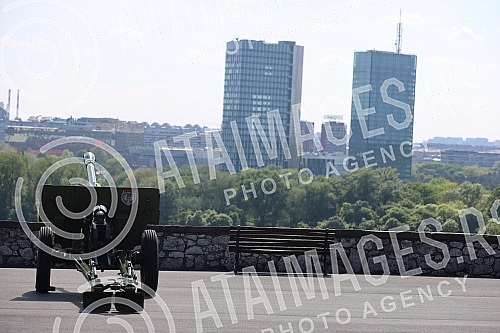 The two-day celebration of the Day of Victory over Fascism in the Second World War - May 9, began with the firing of honorary platoons of the Serbian Army from the Sava Terrace on Kalemegdan.Dvodnevno obelezavanja Dana pobede nad fasizmom u Drugom 