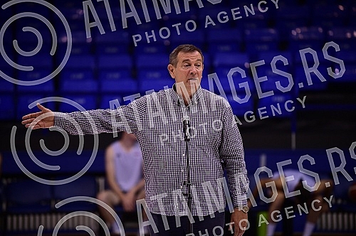 The Dusan Ivkovic Belgrade basketball clinic was held in the Ranko Zeravica hall, and on that occasion, prizes were awarded to the most experienced coaches and basketball workers.U hali Ranko Zeravica odrzana je Beogradska kosarkaska klinika Dusan 