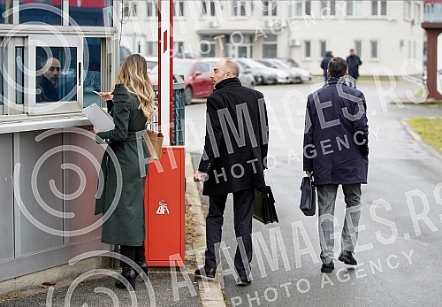 Accompanied by a lawyer, Vladimir Vuletic went to the premises of the Prosecutor's Office for Organized Crime in Ustanicka Street in Belgrade to be questioned about the circumstances of his cooperation with Veljko Belivuk's criminal organization, whi