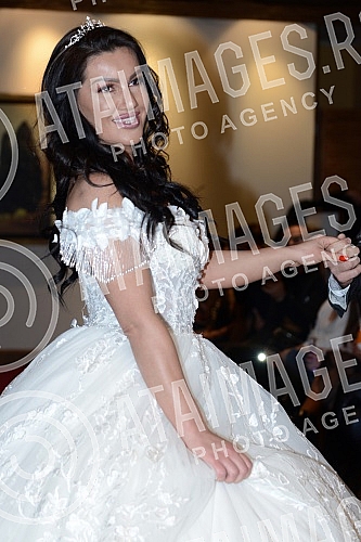 A celebrated lady magazine in wedding dresses at Hyatt Hotel was held.Odrzana revija poznatih dama u vencanicama u hotelu Hyatt.