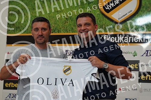 Promotion of the new head of the Cukaricki football club Dusan Kerkez and the first roll call of the team before the start of preparations for the upcoming 2022/23 season.
Promocija novog sefa struke fudbalskog kluba Cukaricki Dusana Kerkeza i prva Promotion of the new head of the Cukaricki football club Dusan Kerkez and the first roll call of the team before the start of preparations for the upcoming 2022/23 season.
Promocija novog sefa struke fudbalskog kluba Cukaricki Dusana Kerkeza i prva