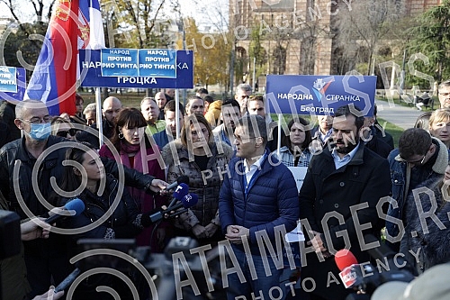 In Tasmajdan Park, People's Party President Vuk Jeremic issued a statement regarding criminal charges against Serbian Prime Minister Ana Brnabic and Ministers Zorana Mihajlovic and Irena Vujovic in connection with plans to open a Rio Tinto lithium mi