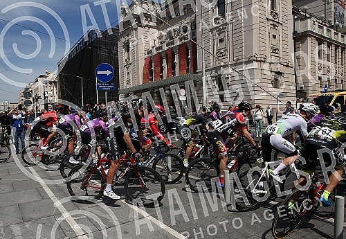 The 15th International Bicycle Race Belgrade - Banja Luka started from the Republic square.Sa Trga republike krenula je 15. Medjunarodna biciklisticka trka Beograd - Banjaluka.