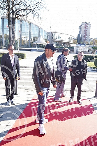 In front of Hall 5 of the Belgrade Fair, a media conference was held where the spectacular reception of 2023 with Aco Pejovic was announced.Ispred hale 5 Beogradskog sajma odrzana je konferencija za medije na kojoj je najavljen spektakularni docek 